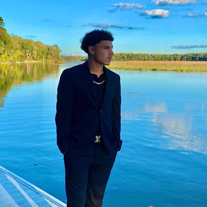 Meet your Posher, Ethan